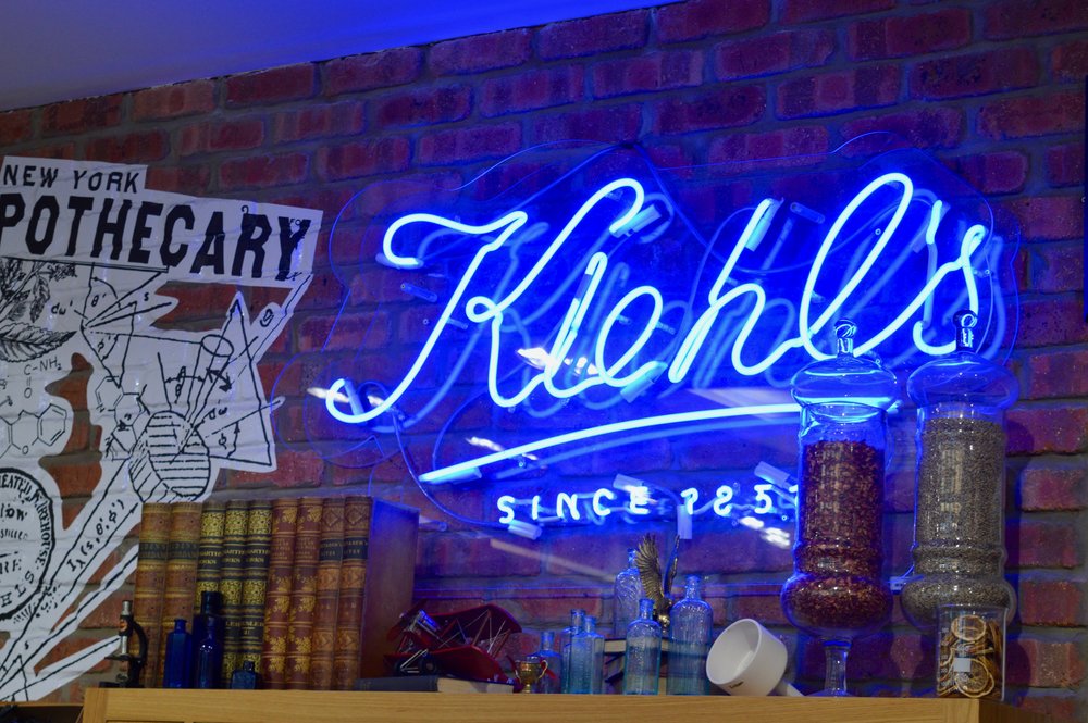 neon-sign-kiehl's-blackett-street-newcastle-blogger-event-elle-blonde-luxury-lifestyle-blog