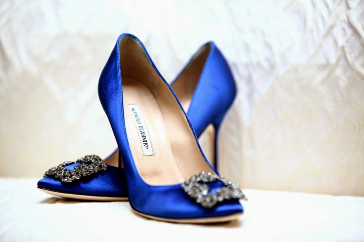 sex-city-manolo-blahnik-satin-heels-blue-fall-fashion-elle-blonde-luxury-lifestyle-destination-blog