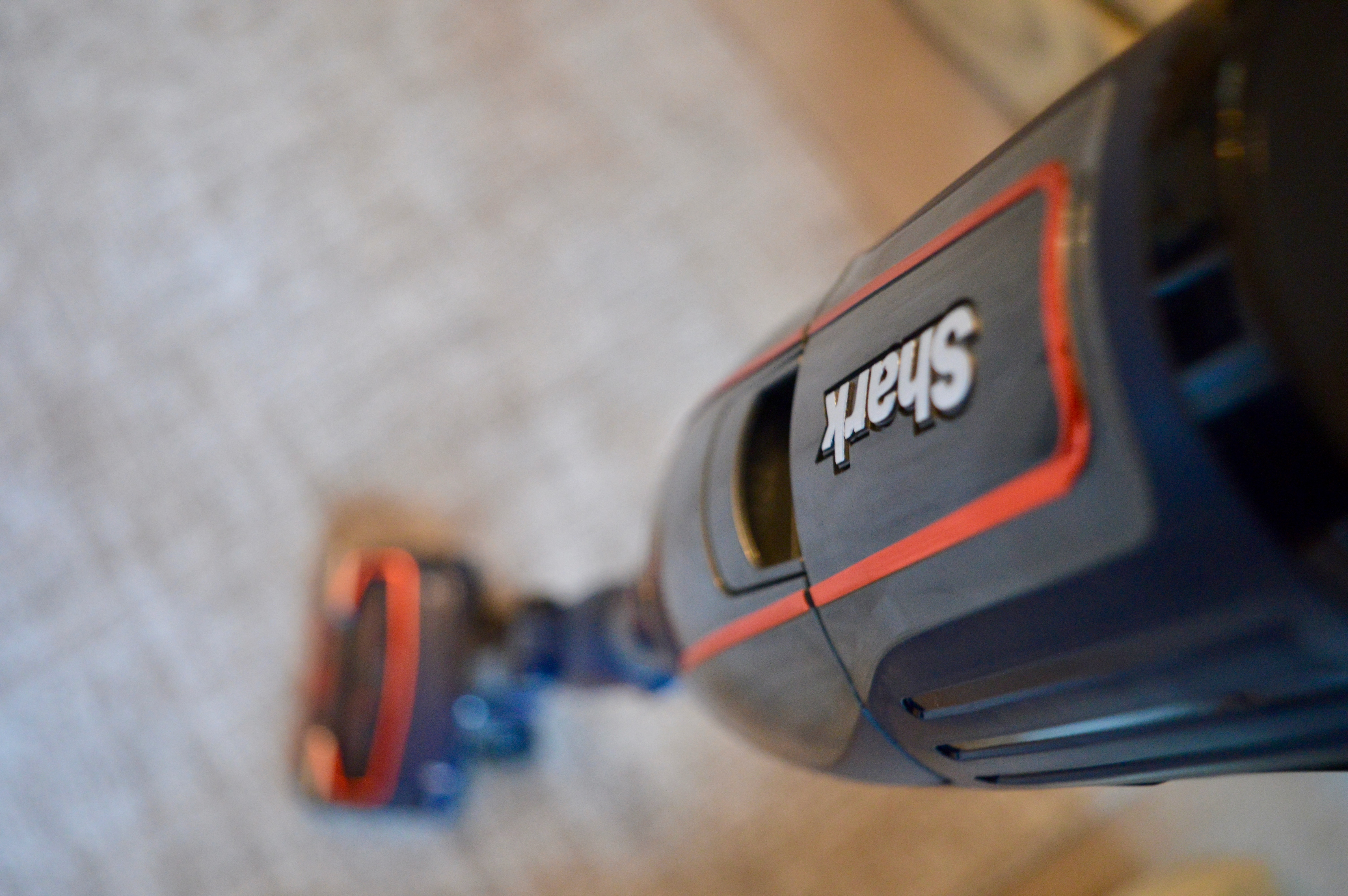 Vacuum Review: Shark DuoClean Cordless Vacuum Cleaner with TruePet Flexology Twin Battery IF250UKT | Elle Blonde Luxury Lifestyle Destination Blog