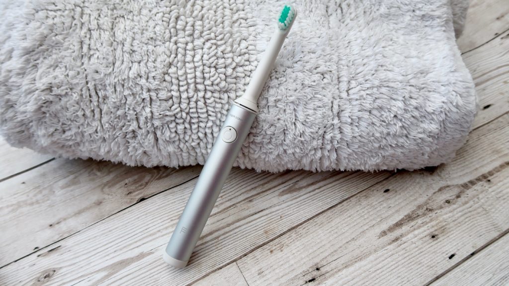 Uber Sonic Toothbrush Review | Tooth care subscription service | Elle Blonde Luxury Lifestyle Destination Blog