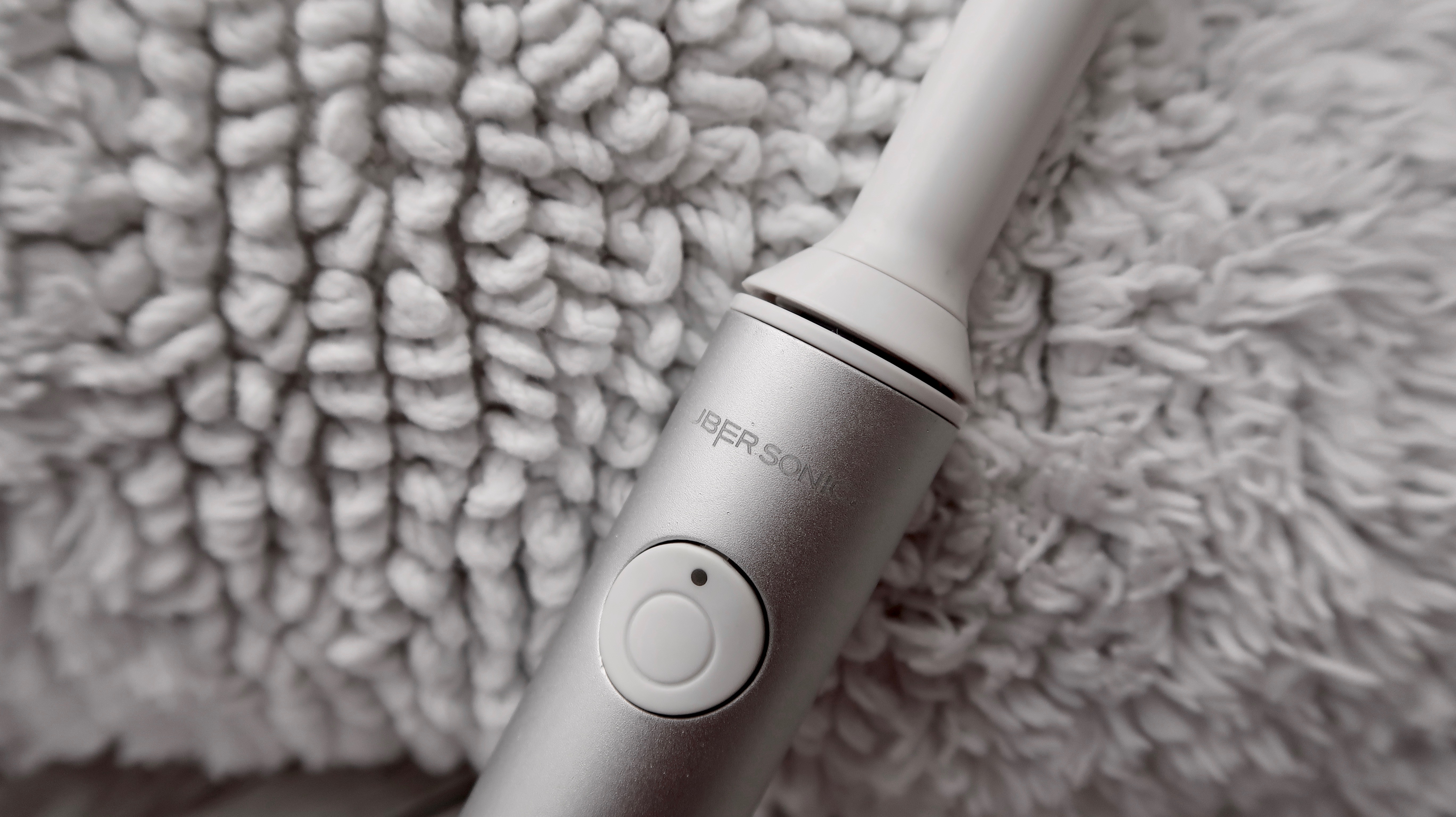 Uber Sonic Toothbrush Review | Tooth care subscription service | Elle Blonde Luxury Lifestyle Destination Blog