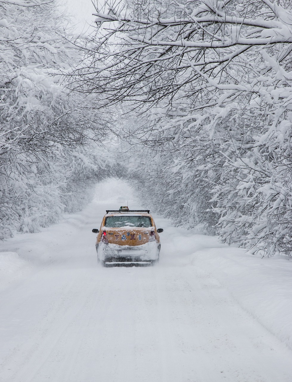 Winter driving tips | how to prepare for Winter | Car blog | Elle Blonde Luxury Lifestyle Destination Blog