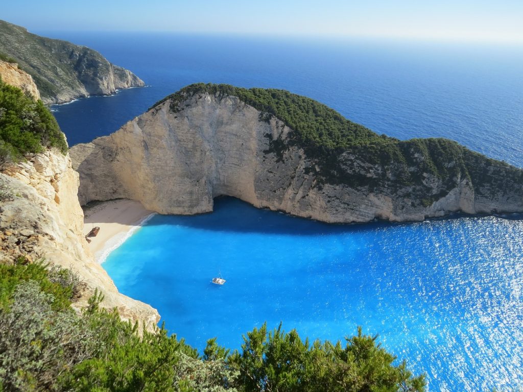 Looking for somewhere for your next holiday? We discover why you should visit the Greek Islands. From the local food, to adventures and Greek traditions | Travel tips & guide | Greek Islands | Elle Blonde Luxury Lifestyle Destination Blog