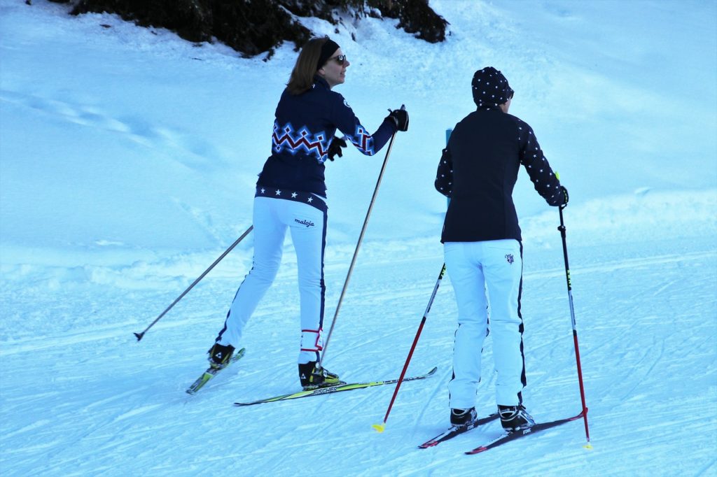 Top 10 ski destinations for beginners 1st Skiing Holiday | Cross country skiing in the winter | Travel Guide | Elle Blonde Luxury Lifestyle Destination Blog