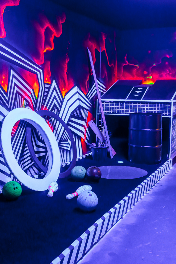 Ghetto Golf Swings into Newcastle | Things to do in Newcastle Crazy Adventure Golf | Elle Blonde Luxury Lifestyle Destination | 5 Dating Tips On How to Be a Better Girlfriend