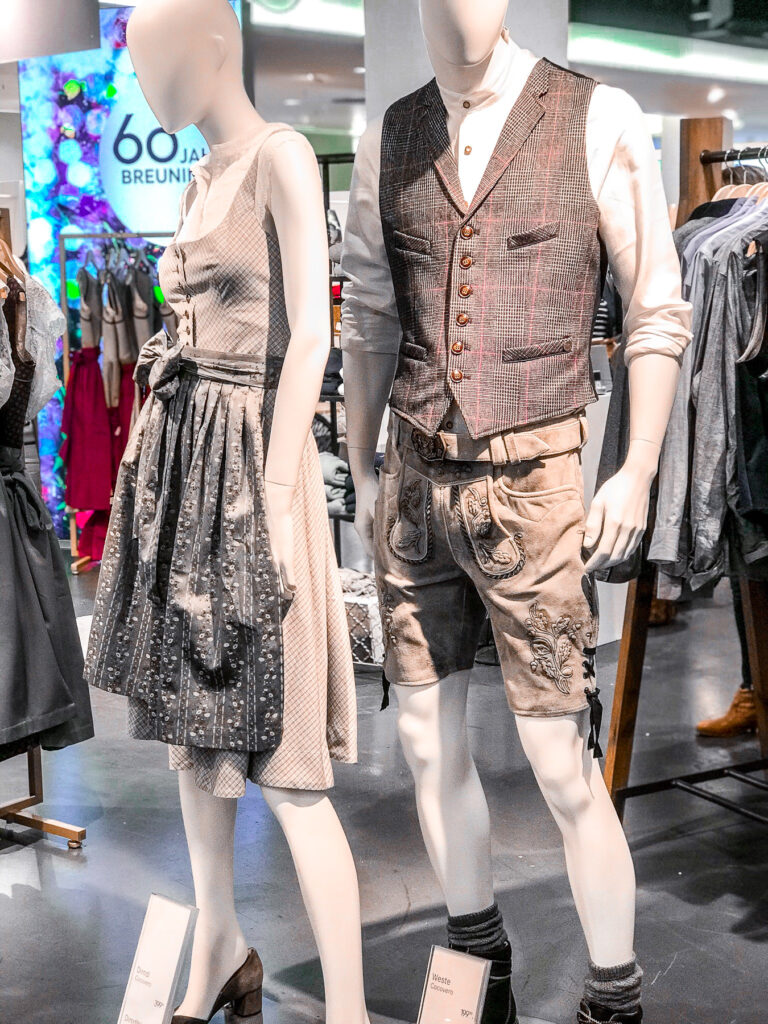 Breuninger Dirndl and Lederhosen | Cannstatter Wasen Volkfest | Oktober Fest | What to do when visiting Stuttgart for the first time | Germany travel guide | Elle Blonde Luxury Lifestyle Destination Blog