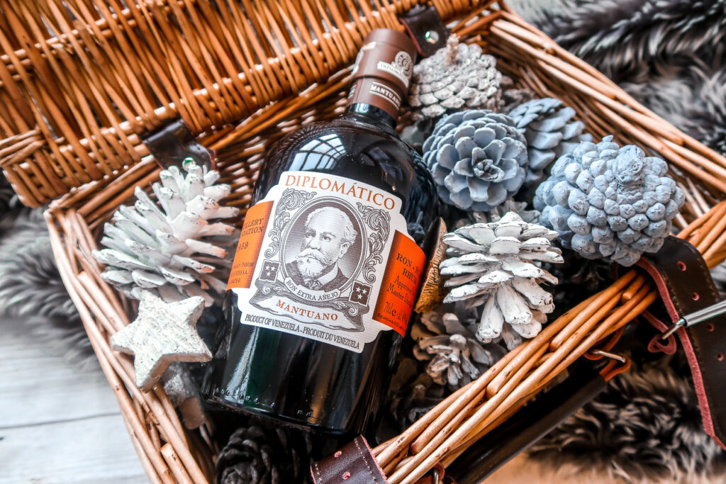 Amazing Gift Guide Ideas For A Boozy Merry Christmas 8