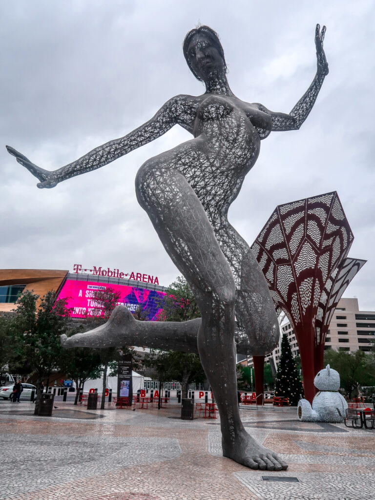 Statue at T Mobile Arena | 7 Night Itinerary for Las Vegas | If you're looking to plan things to do in Vegas here's what we got up to on our 6th visit | Travel Tips | Elle Blonde Luxury Lifestyle Destination Blog