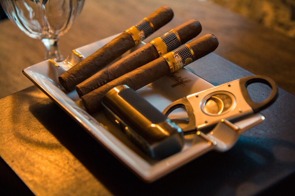 4 Ways How to Easily Prolong the Freshness of Your Cigars | Elle Blonde Luxury Lifestyle Destination Blog