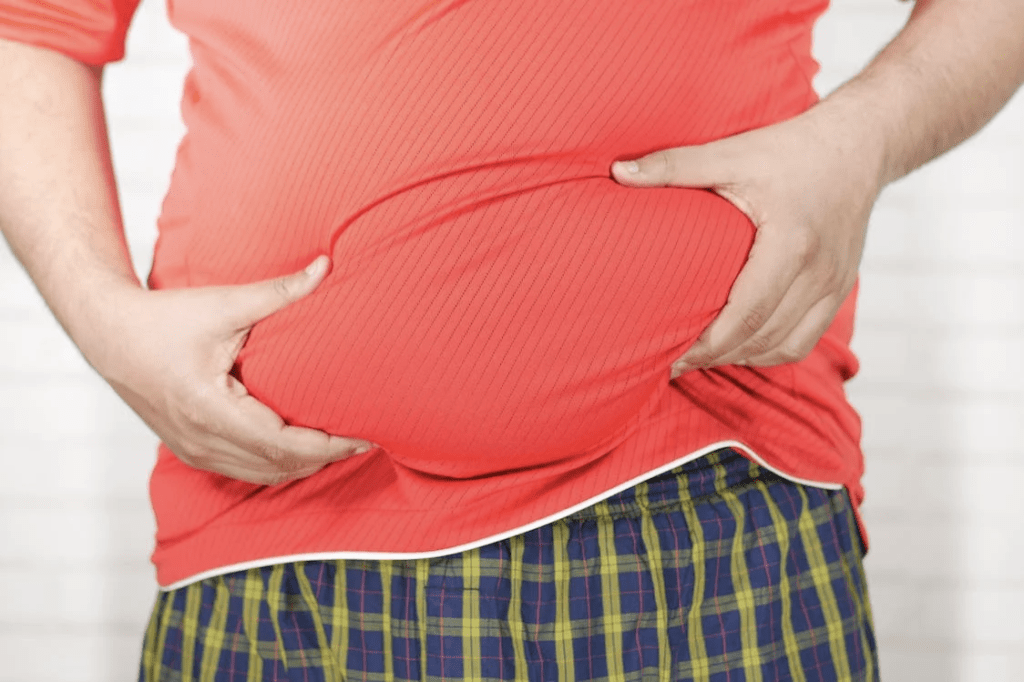 5 Reasons Why You're Experiencing a Bloated Stomach | Health | Elle Blonde Luxury Lifestyle Destination Blog | Living With IBS: 4 Ways To Improve Your Quality Of Life