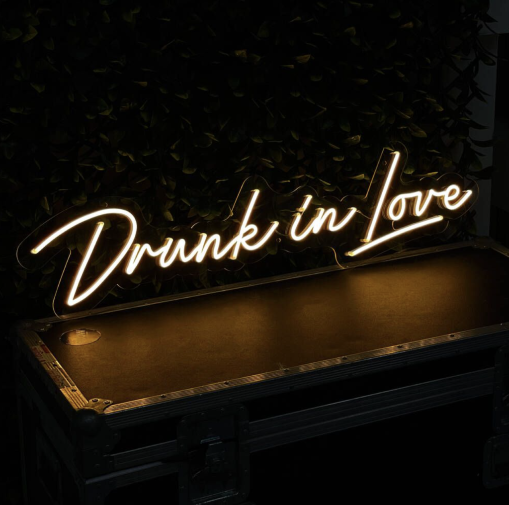 5 Top Tips for Using Neon Signs in Your House with Manhattan Neons | Home Interiors | Elle Blonde Luxury Lifestyle Destination Blog